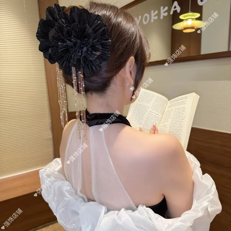 强饰2025新款春暖花开 《百合花》流苏抓夹 蓬松饱满显发量鲨鱼夹