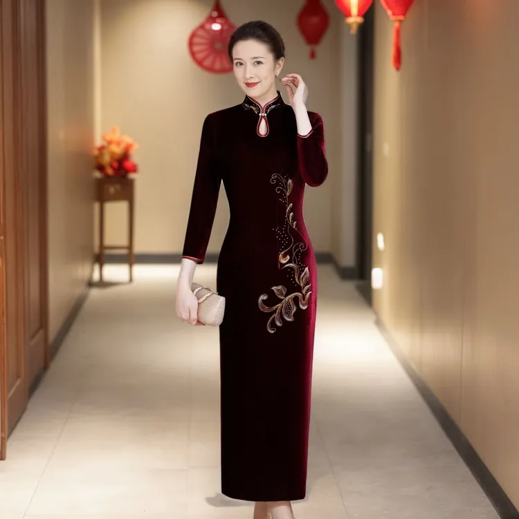 F64新款2025修身改良丝绒旗袍裙大码喜妈妈婚宴礼服长款喜婆婆