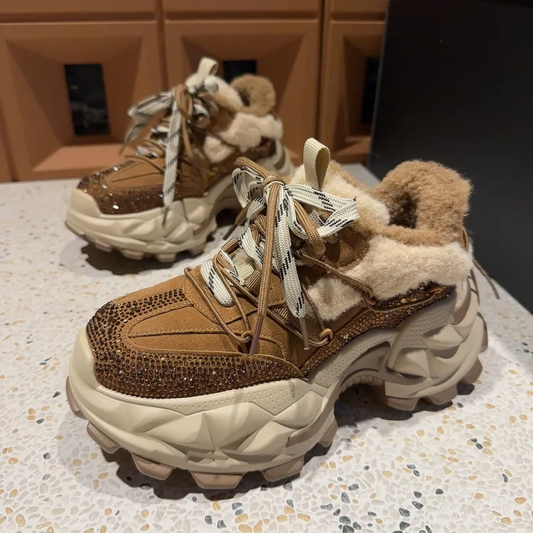 欧货重工水钻毛毛老爹鞋女ins潮加绒撞色休闲鞋保暖满钻运动潮鞋