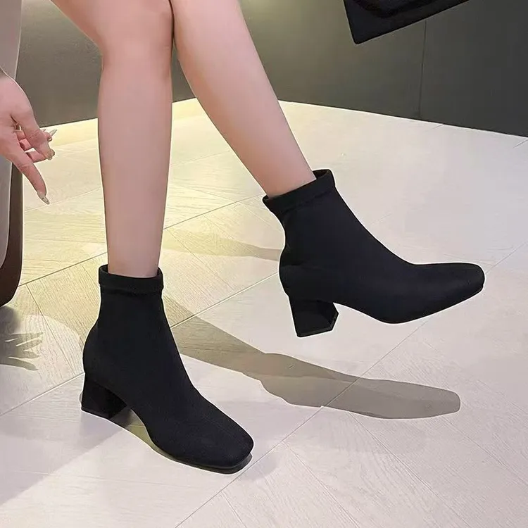 百搭加绒弹力瘦瘦靴显瘦袜靴女2025冬季新款方头粗跟大码绒面短靴