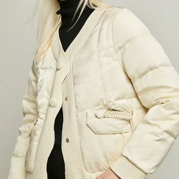 2025冬季新款女装时尚休闲羽绒服保暖外套上衣