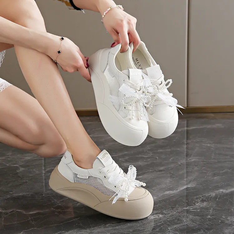 小白鞋女款2025新款夏季网面透气薄款镂空网鞋配裙子厚底大头板鞋