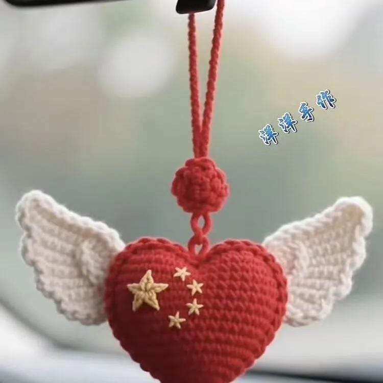 新款汽车车载手工毛线编织爱心国旗卡通后视镜可爱风汽车内饰挂件