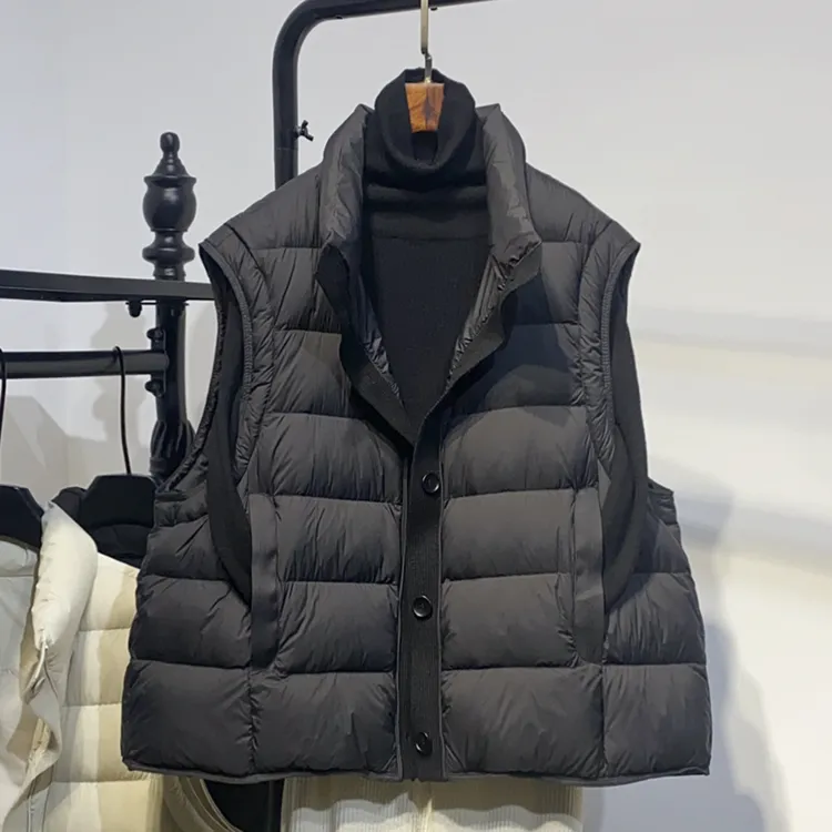 针织拼接羽绒马甲女外穿短款2025新款韩版宽松立领单排扣秋冬马夹