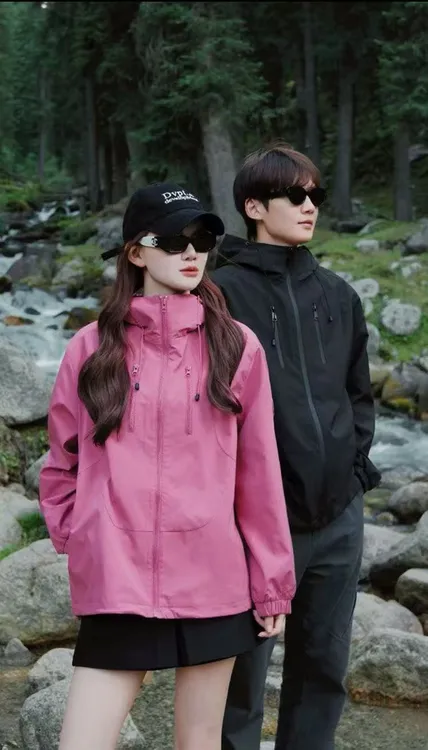 2025早秋新款韩版宽松休闲连帽拉链冲锋衣女风衣时尚宽松外套