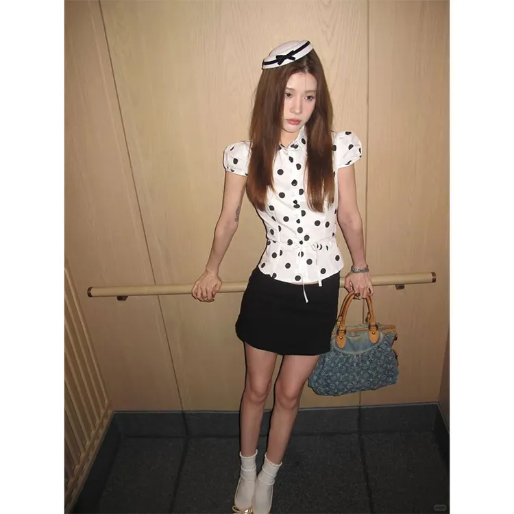 【甜辣欧尼】法式风撞色小波点单排扣衬衫女修身短袖上衣配开叉短裙