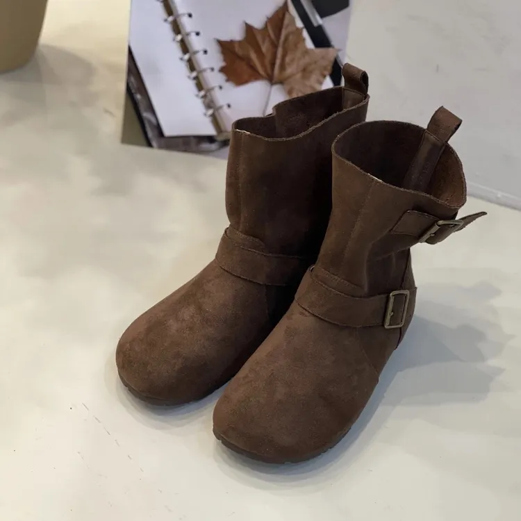 修面皮透气薄款皮带扣马丁靴百搭靴子女靴中筒