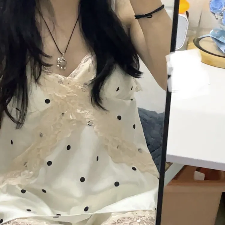 夏季带胸垫睡衣女薄款冰丝绸纯欲性感蕾丝吊带短裤v领波点居家服