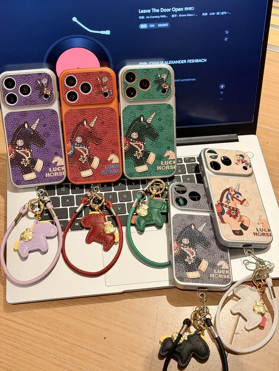 [大视窗皮纹]可爱小马超薄PC壳可选磁吸适用苹果17/16/15保护壳