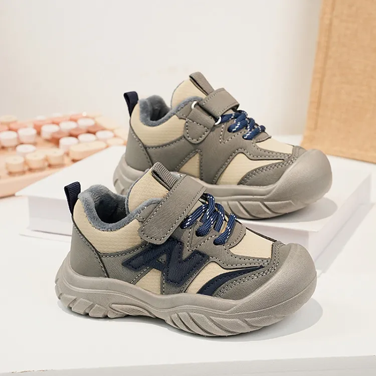 宝宝加绒保暖二棉鞋秋冬季新款男童皮面运动鞋软底防滑女童休闲鞋