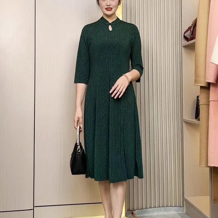 中长款改良旗袍连衣裙修身设计适合年轻女性夏季穿着