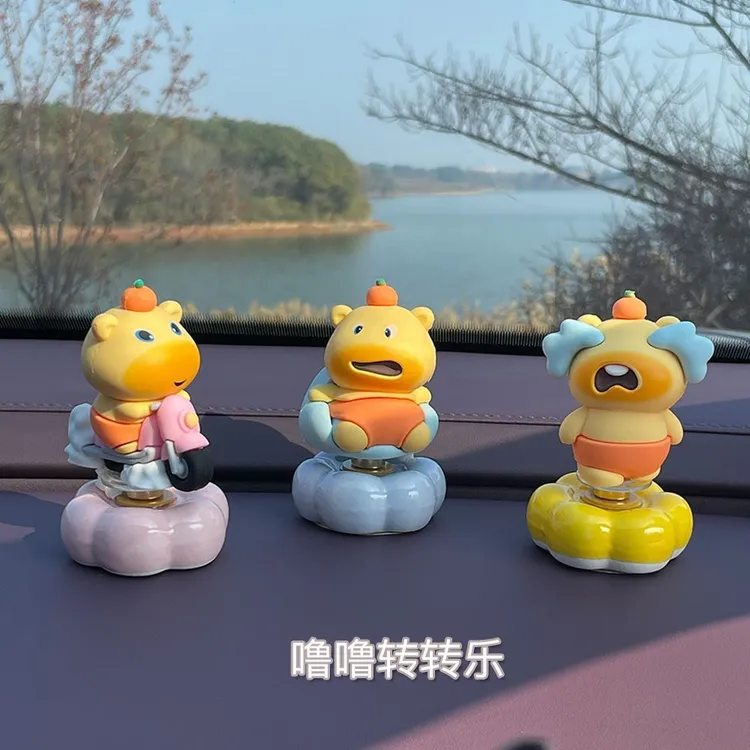 车载可爱水豚噜噜转转乐汽车中控台装饰品车内摆件