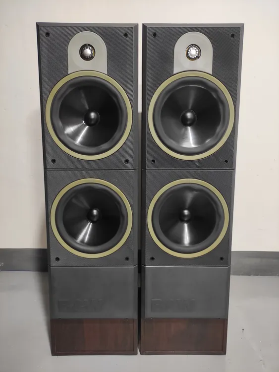 9新 宝华韦健 英国产635双8寸音箱一对8新，不包邮不退货，正常使用