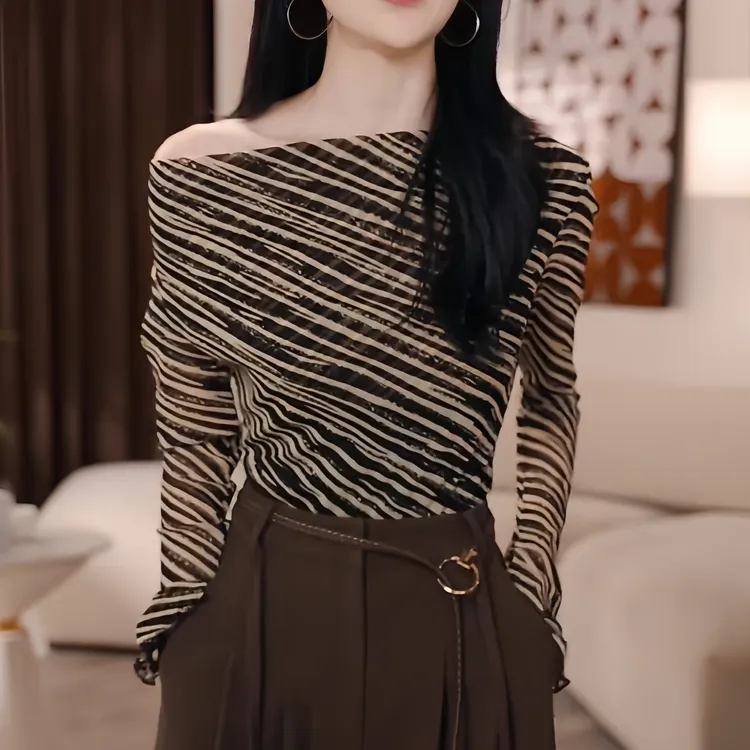 2025秋季新款斑马纹长袖T恤女打底衫设计感新款气质时尚复古上衣