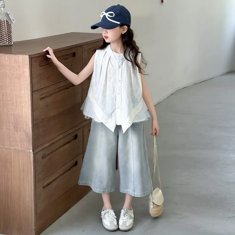 女童夏装套装韩版时髦2025新款儿童洋气绣花无袖衬衫牛仔喇叭短裤