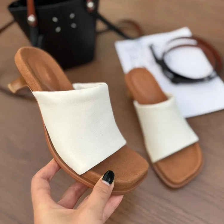 轻奢女鞋真皮法式一字拖鞋女2025夏季新款时尚休闲露趾增高凉拖鞋