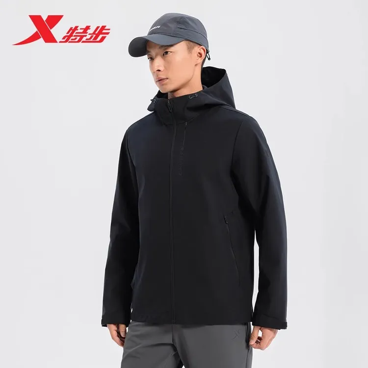 XTEP/特步无缚轻行梭织薄外套男装春季款男子户外跑步连帽冲锋衣