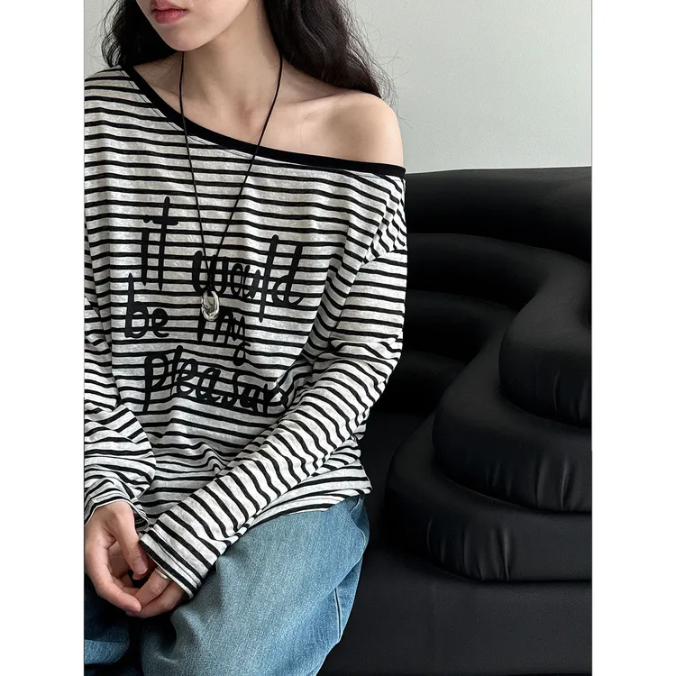 韩系斜肩撞色条纹字母长袖T恤女款夏季新款一字领慵懒风防晒上衣
