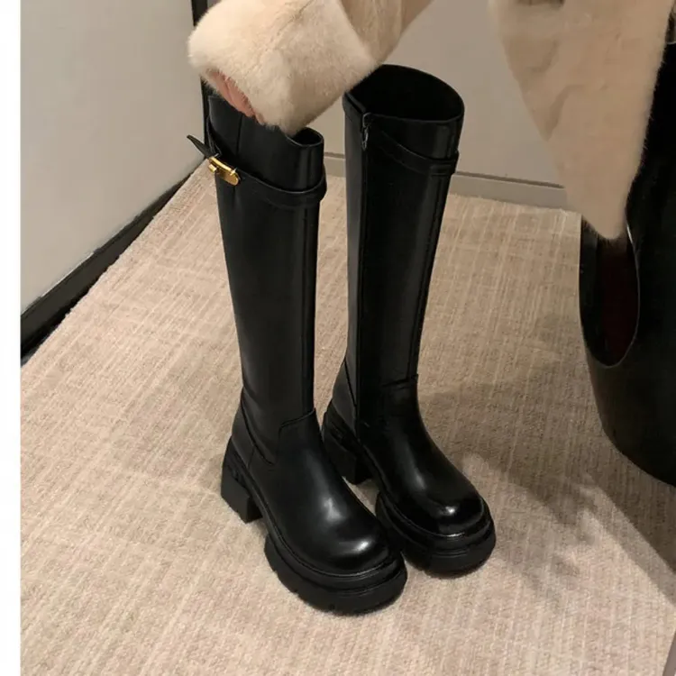 【sheii苏因因】显瘦靴~小金扣斜口厚底加绒中高筒长靴女骑士靴