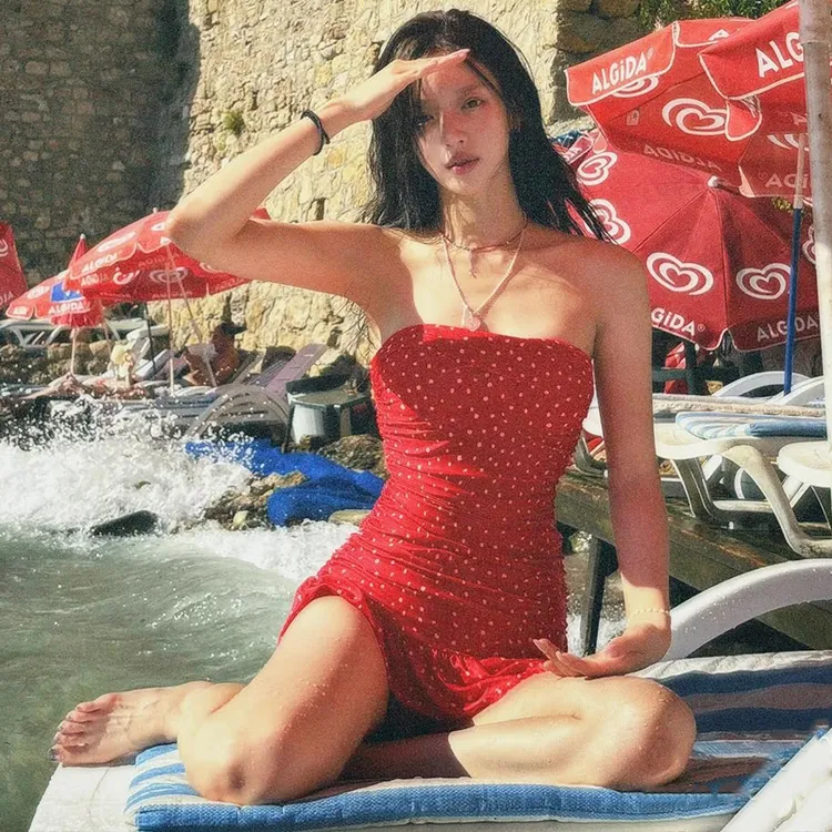 【朗姆红茶】抹胸性感连体小胸聚拢纯欲度假泳衣女款2025新款网红款