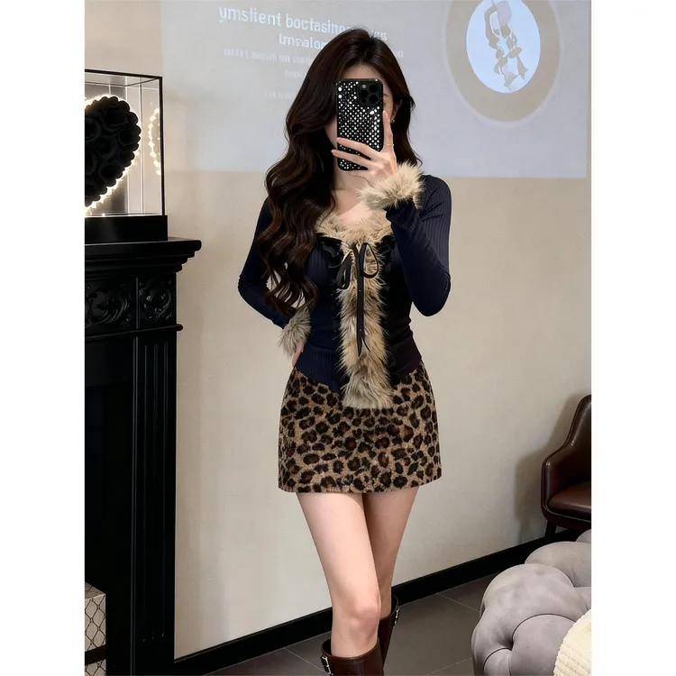 法式性感毛领长袖针织上衣女秋冬新款保暖豹纹半身短裙时尚两件套