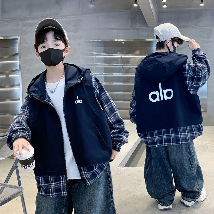 男童外套春秋款儿童2025新款秋季男孩连帽上衣中大童秋天夹克童装