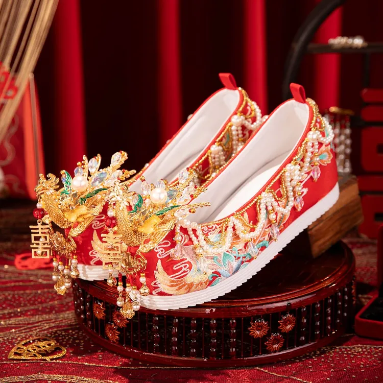 原创定制秀禾鞋中式汉服婚鞋明制重工古风高级感新娘鞋手作红鞋女