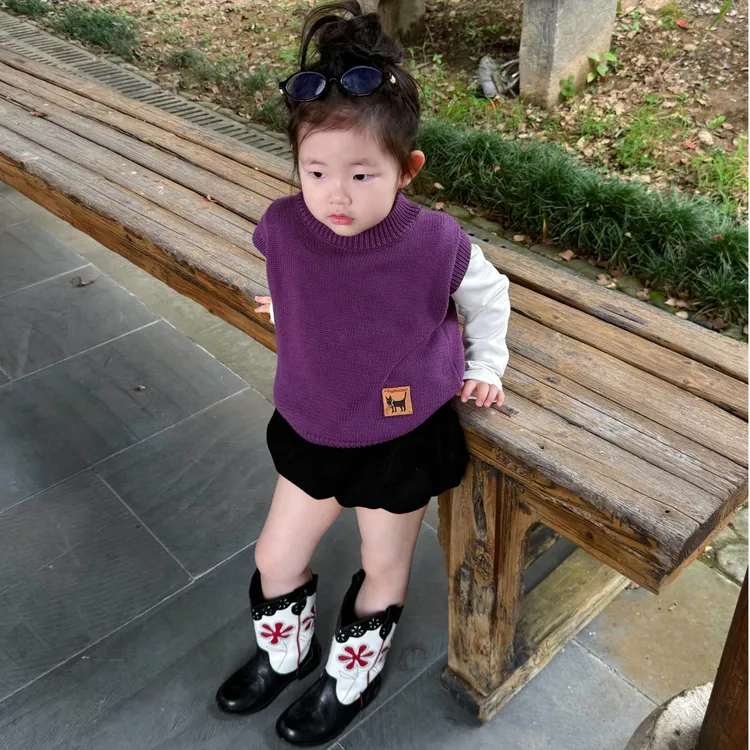 小思家女童2025秋季新款韩版洋气白色T恤针织马甲花苞短裤套装