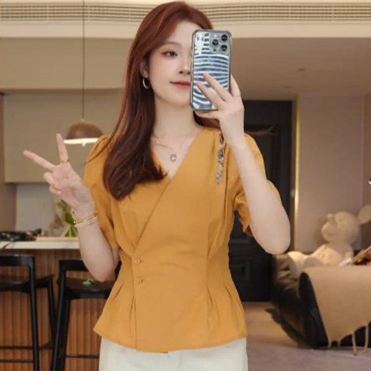 香朵儿法式设计感V领压褶短袖衬衫2025夏季新款气质洋气衣服女士