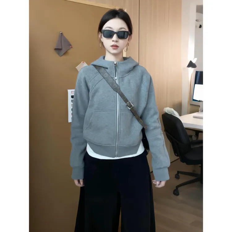 灰色连帽卫衣外套女款2025新款爆款秋冬时尚洋气女士开衫短款上衣