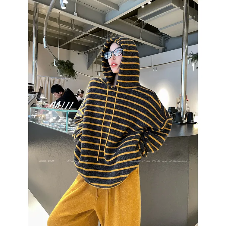 JCCC影子【奔赴假期】条纹撞色磨毛软糯休闲连帽套头卫衣JE5PBY16