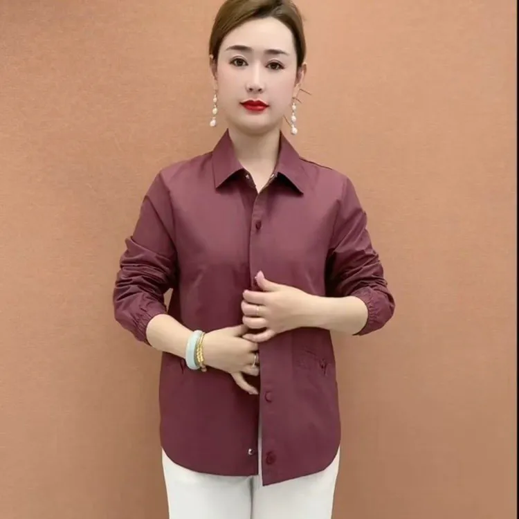 2025年秋新款中老年妈妈装纯色宽松遮肚显瘦翻领长袖外套上衣