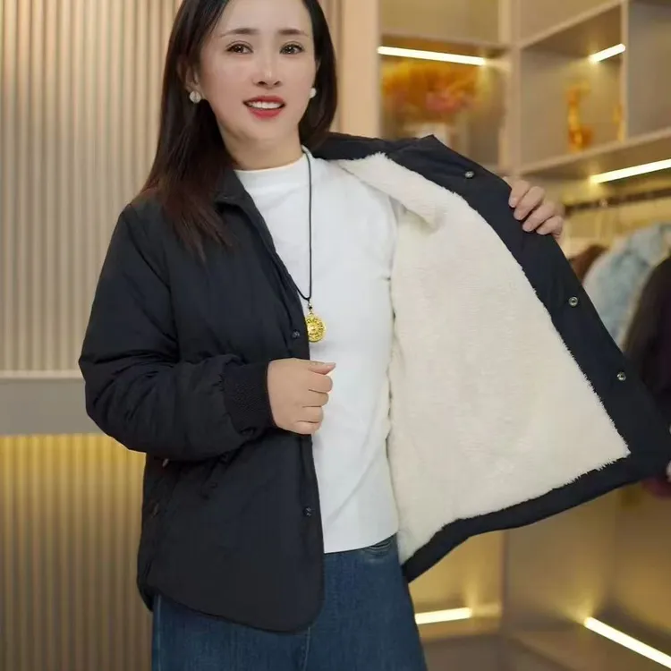 2025翻领暗扣棉衣外套棉服宽松显瘦百搭时尚防风短款棉衣