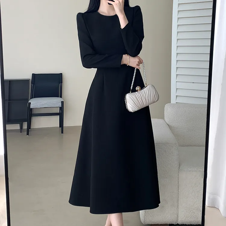 韩系简约高级感黑色连衣裙女秋季设计感宽松气质显瘦百搭洋气长裙