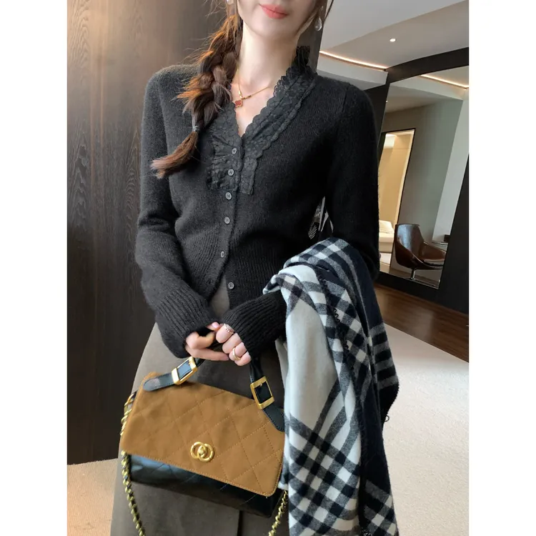 hello现货高知miu系蕾丝花边V领羊毛针织毛衣开衫外套女秋新款上