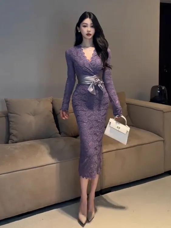纯欲V领紫色蕾丝长袖连衣裙女秋冬新款收腰显瘦绑带内搭打底裙