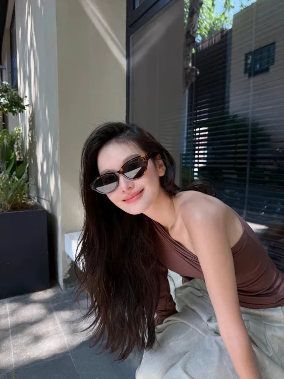 2025夏季新款法式气质解构斜领不对称短袖T恤百搭阔腿裤两件套