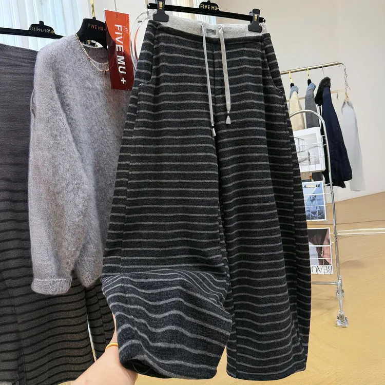 高级感加绒加厚松紧腰条纹休闲裤女冬季巨好看的弯刀裤松弛感卫裤