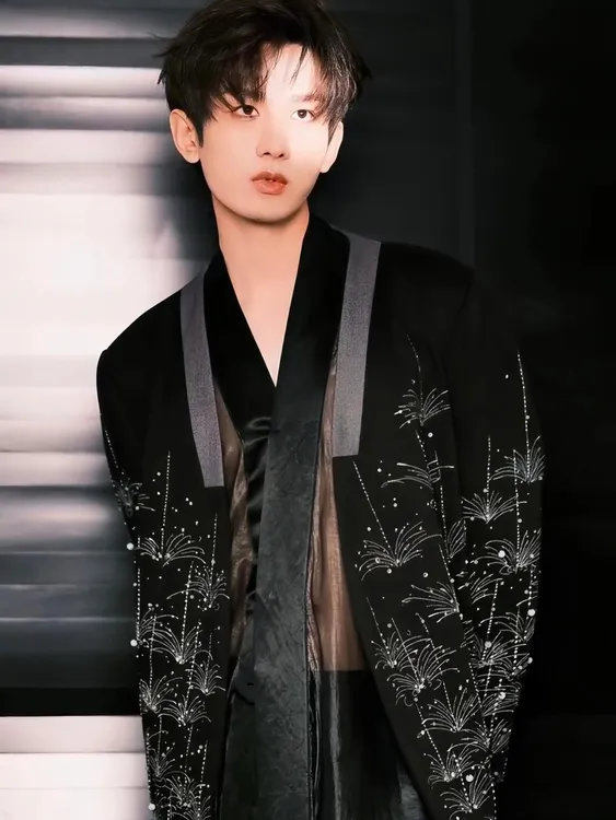 成毅同款新中式国风黑色宽松西服刺绣烫钻设计感休闲唐装上衣潮