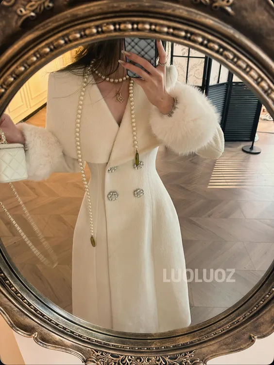 LUOLUOZ【冬日氛围】绵羊毛拼接袖圈收腰绝美时尚大衣外套JF1071