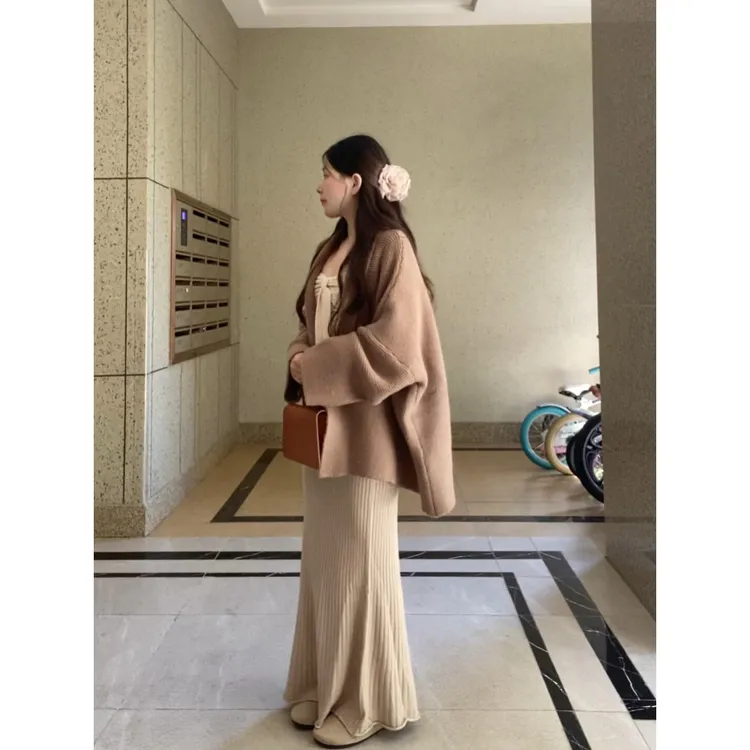 早秋穿搭一整套女2025新款慵懒针织开衫显瘦背心包臀半身裙三件套
