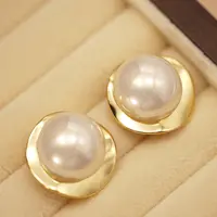 铜合金仿珍珠耳饰 法式大珍珠耳钉女小众设计感复古耳环2025新款
