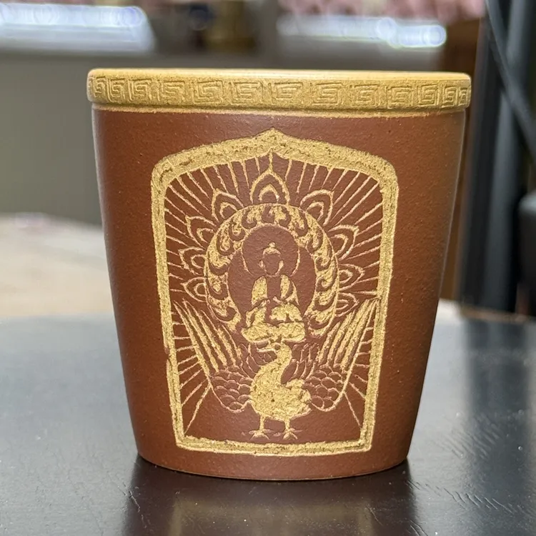《孔雀明王》宜兴原矿紫砂主人杯，品茗杯，正宗高档原矿紫砂，手工刻