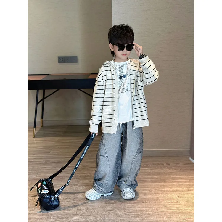 男童休闲风连帽拉链条纹毛衣春秋中大童上衣简约长袖针织毛衣外套