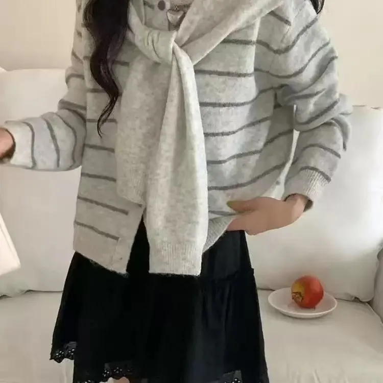 韩版早秋个性韩国东大门条纹针织学院风长袖圆领单排扣开衫配披肩