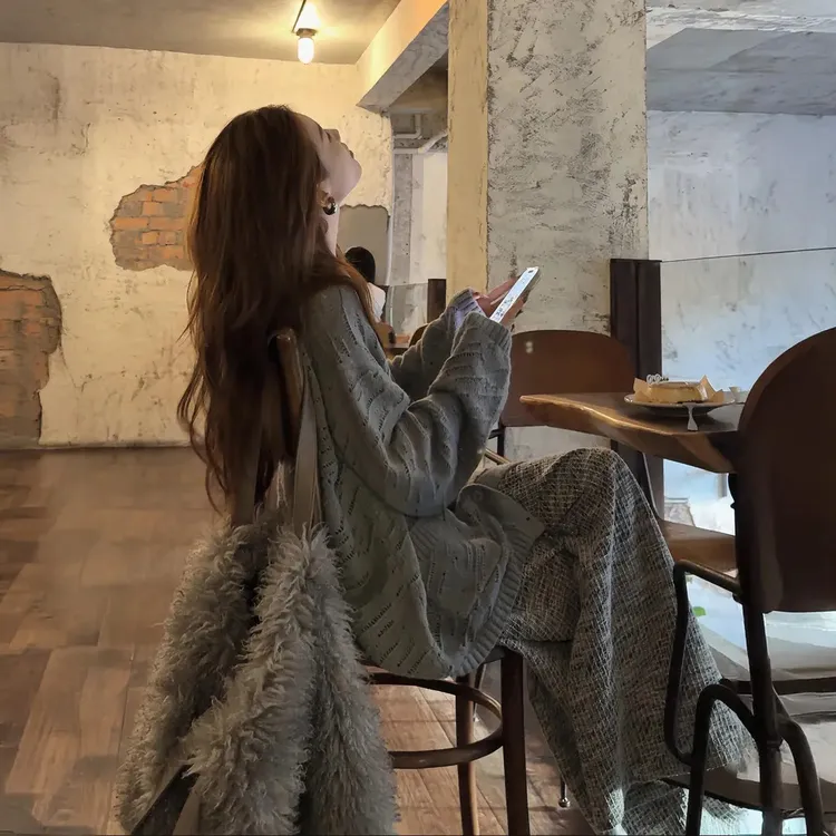 松弛感炸街破洞Polo领长袖T恤设计感小众宽松阔腿裤秋季两件套女