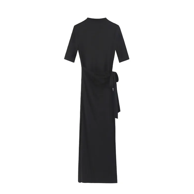 痞帅炸街风女装2025秋简约立领褶皱侧绑带收腰显瘦针织连衣裙