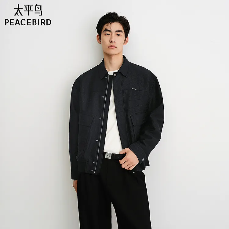 太平鸟男装25秋季满版暗纹提花行政夹克BABCF3179