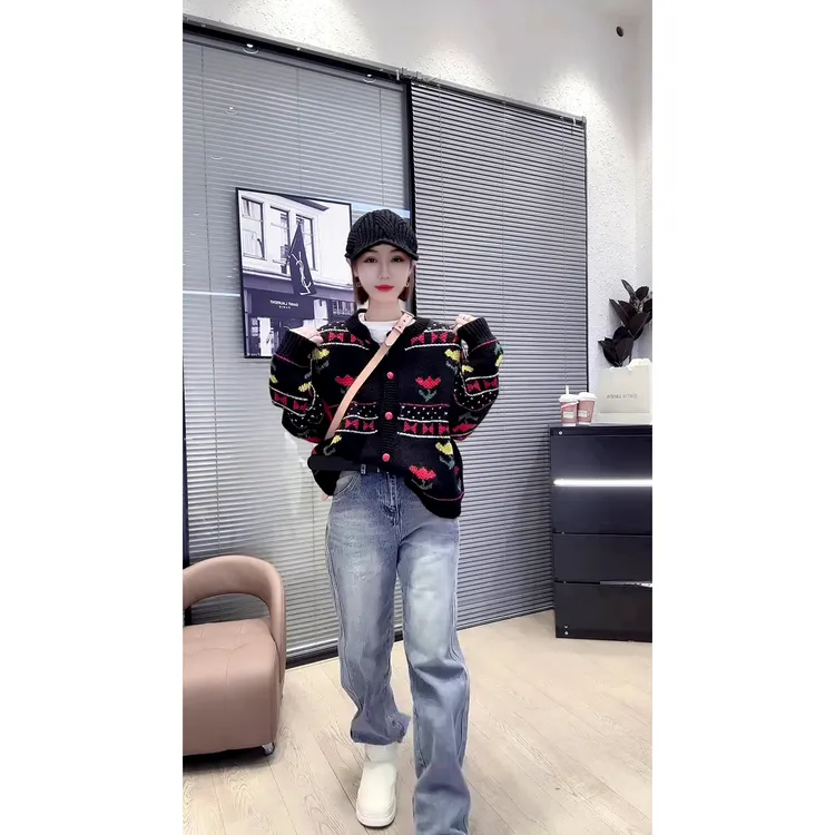 韩系圆领百搭宽松复古提花排扣长袖毛衣开衫