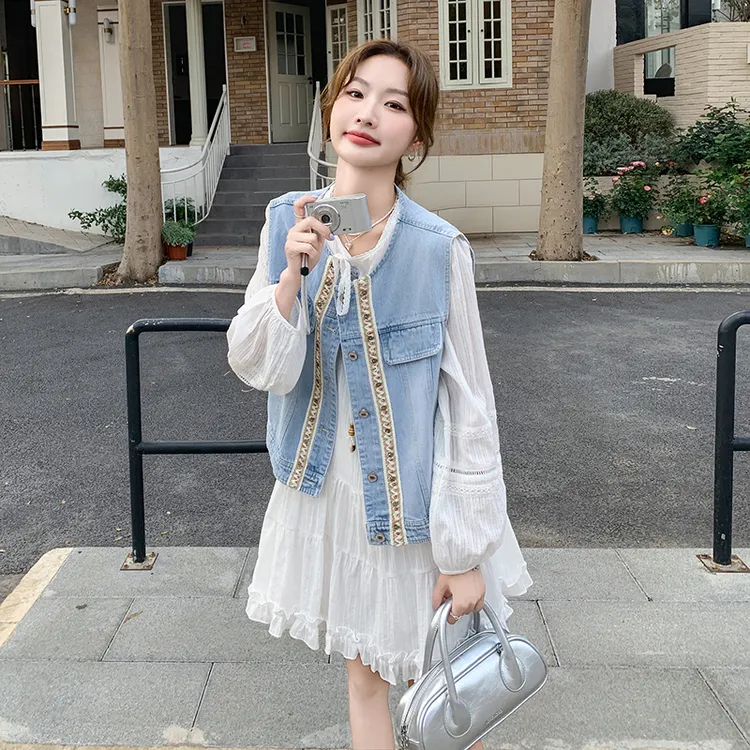 今年流行爆款高级感小个子牛仔马甲白色连衣裙两件套超好看套装女